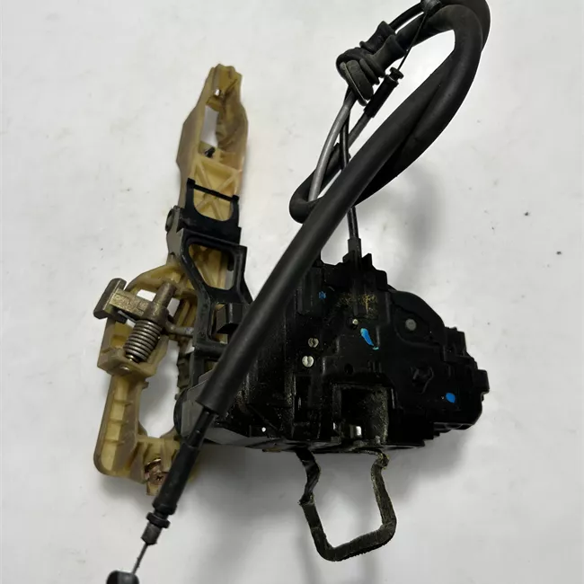 Serratura porta anteriore sinistra