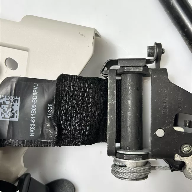 Cintura di sicurezza anteriore sinistra