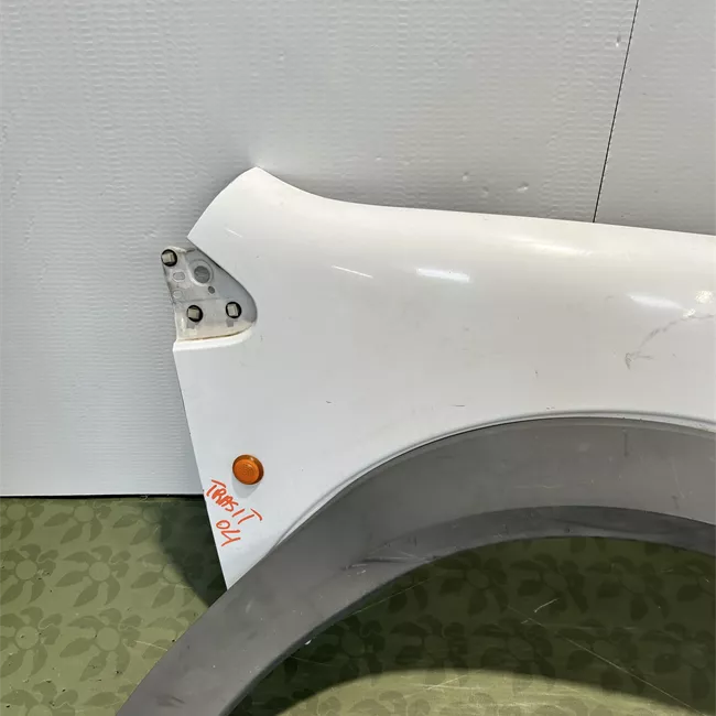 Parafango anteriore destro