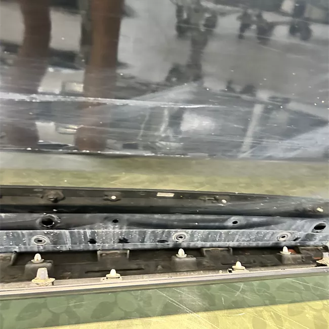 Porta anteriore destra