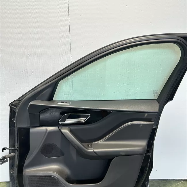 Porta anteriore destra