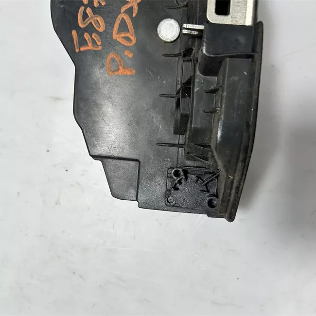 Serratura porta posteriore destra