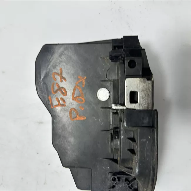 Serratura porta posteriore destra