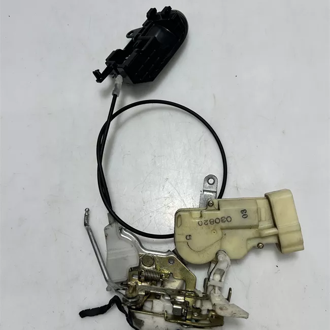 Serratura porta anteriore destra 06-04<