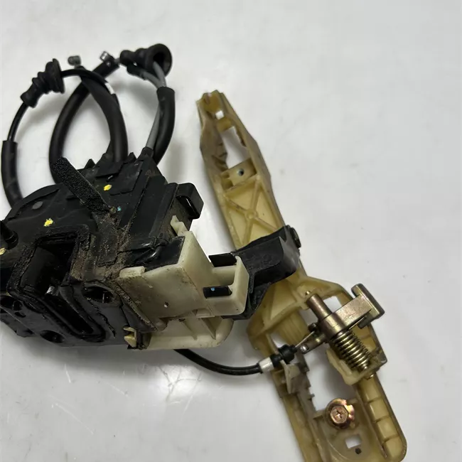 Serratura porta posteriore destra