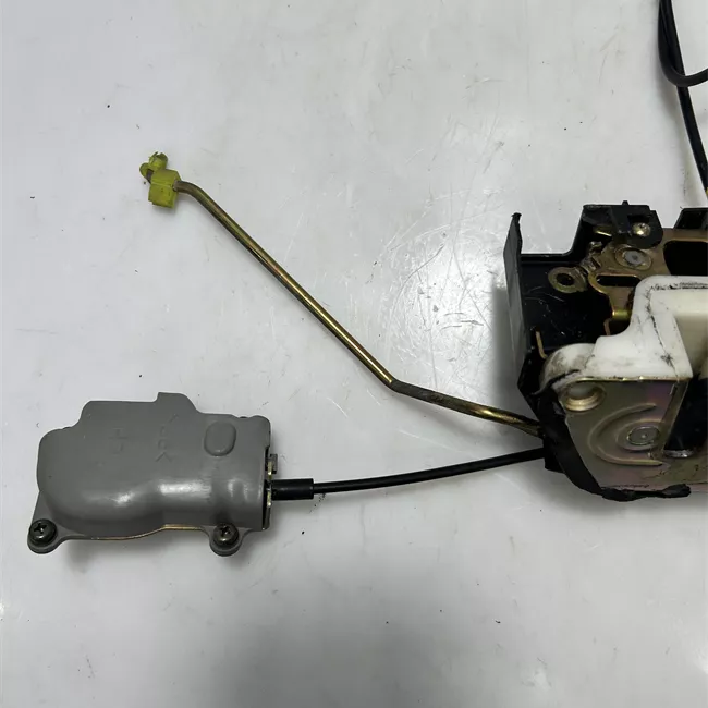 Serratura porta anteriore sinistra