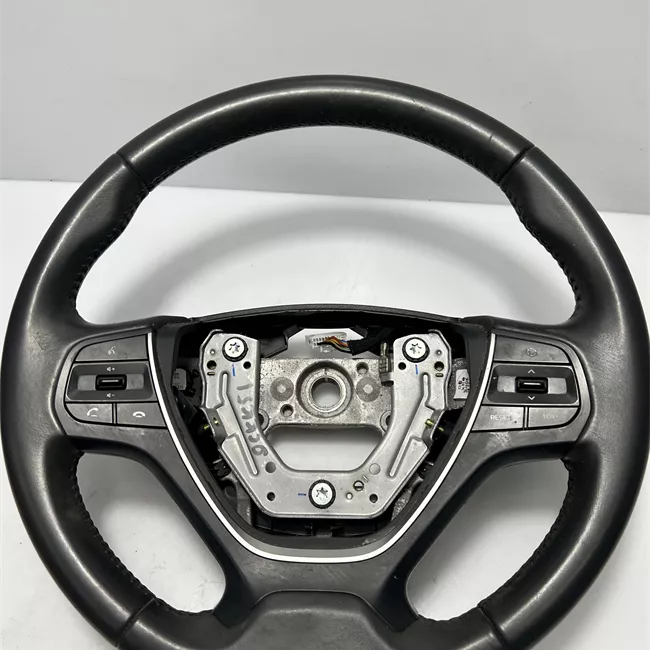 Volante con comandi radio