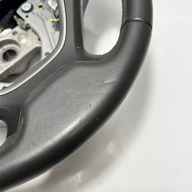 Volante con comandi radio