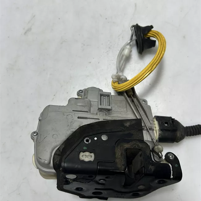 Serratura porta anteriore sinistra