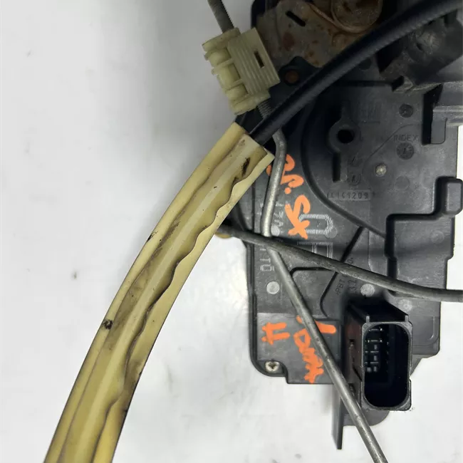 Serratura porta anteriore sinistra