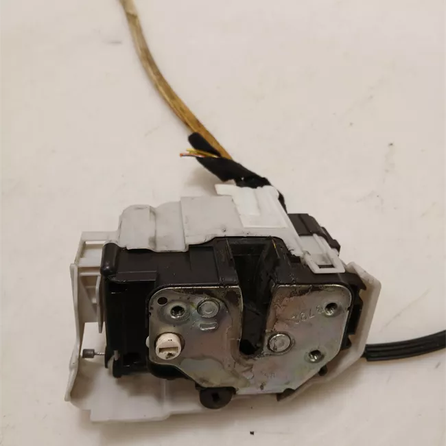 Serratura porta posteriore destra