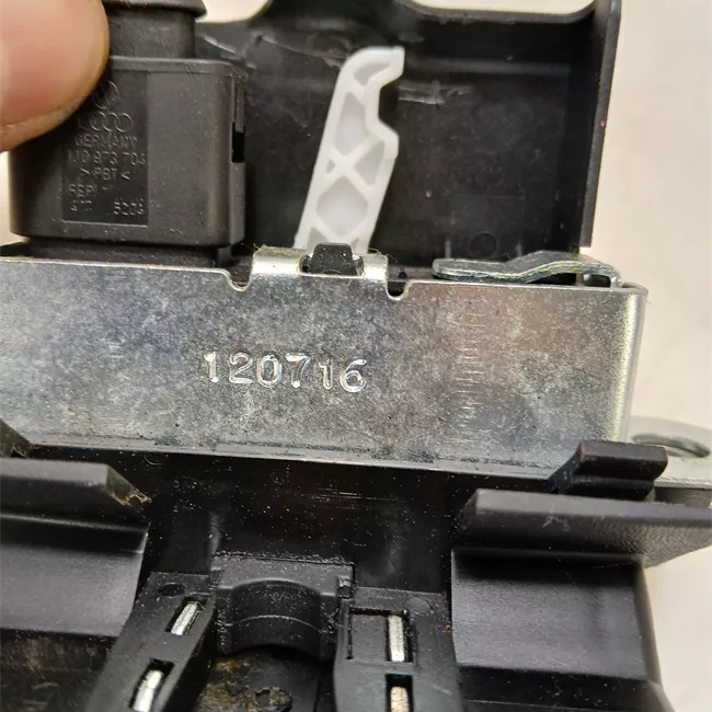 Serratura portello posteriore Nero