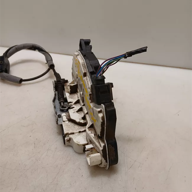 Serratura porta anteriore sinistra con dispositivo sicurezza Safe