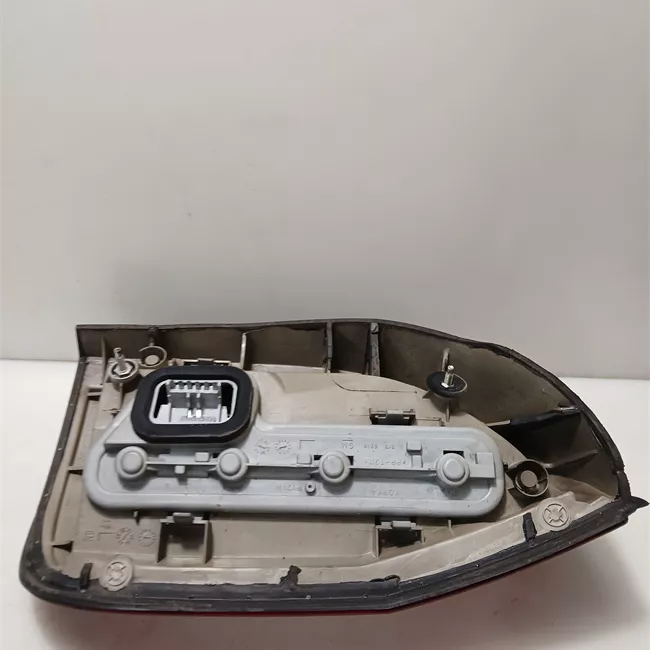 Fanale posteriore sinistro t.32123350>