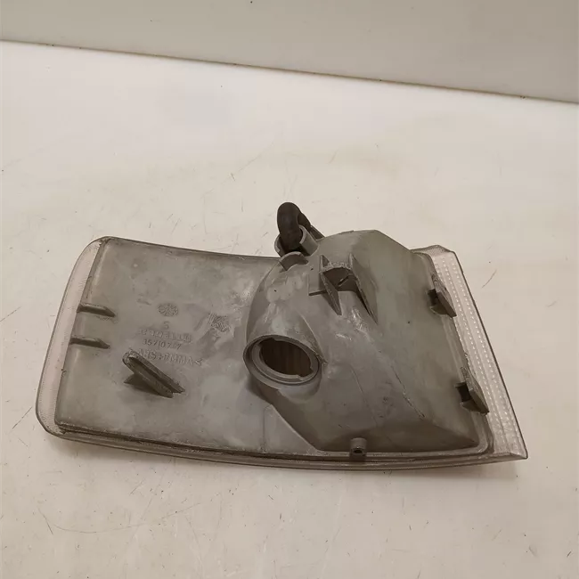 Fanalino anteriore sinistro