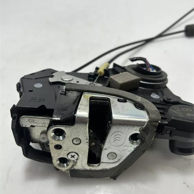 Serratura porta anteriore destra