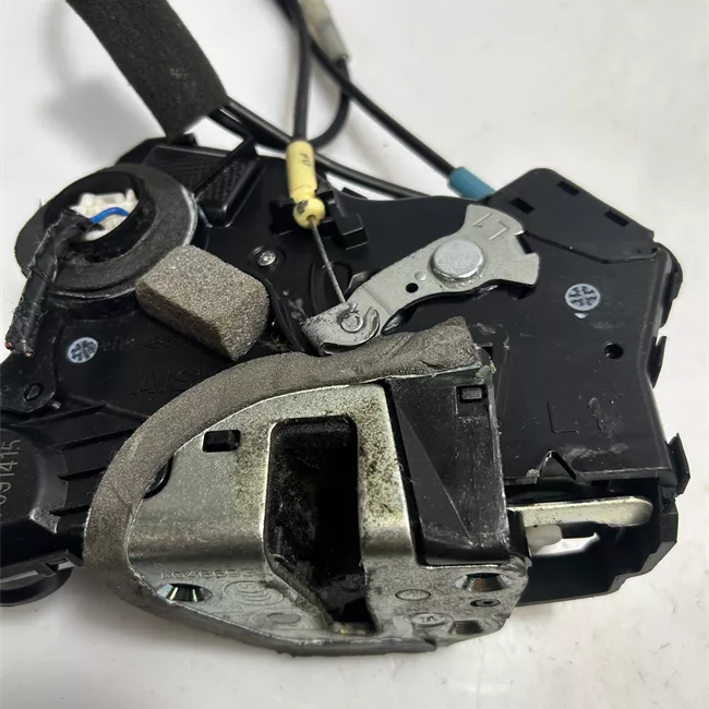 Serratura porta anteriore sinistra senza keyless