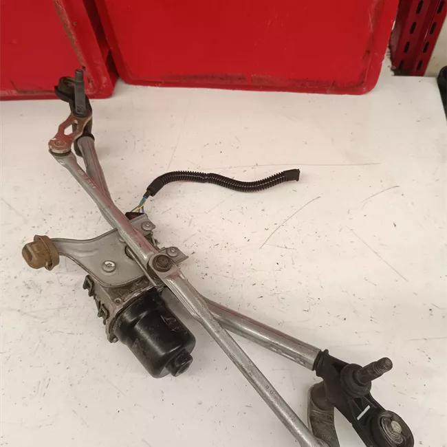 Meccanismo tergiparabrezza con motorino