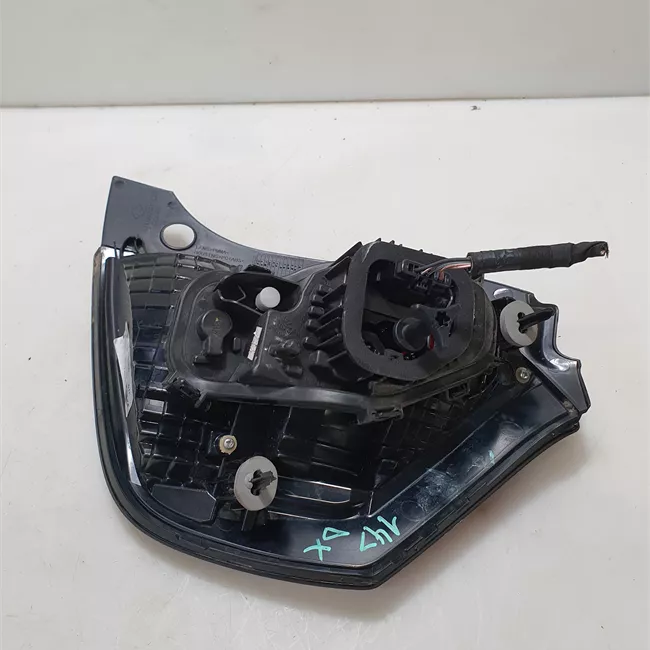 Fanale posteriore sinistro