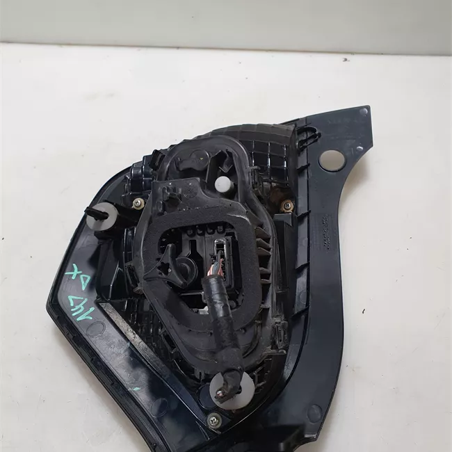 Fanale posteriore sinistro