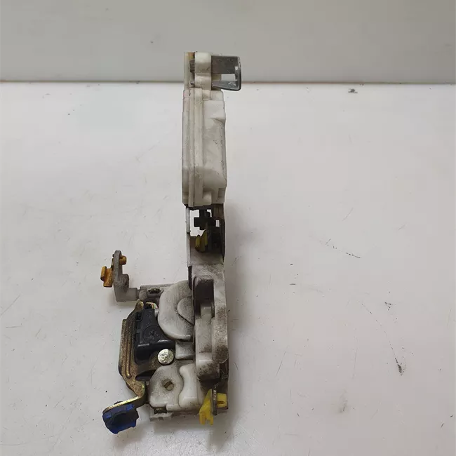 Serratura porta anteriore sinistra con attuatore porta