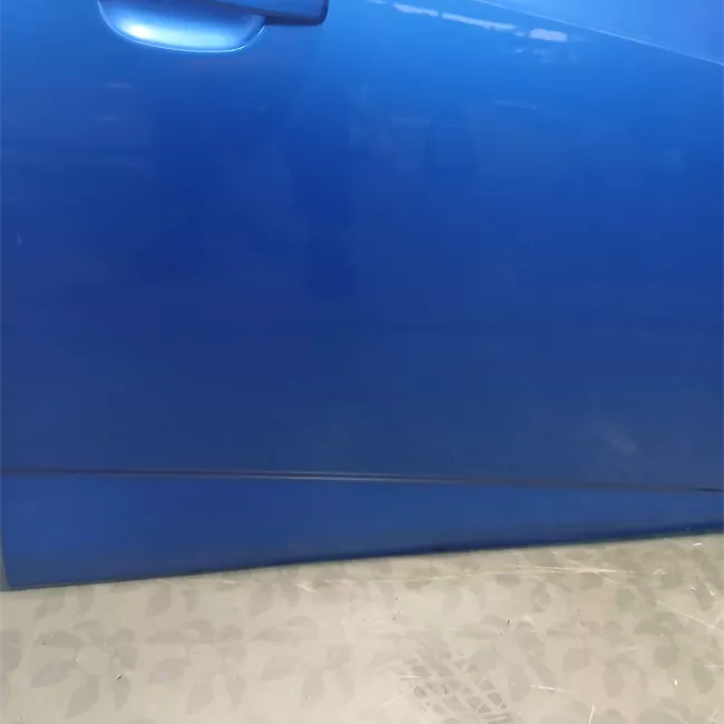 Porta anteriore destra