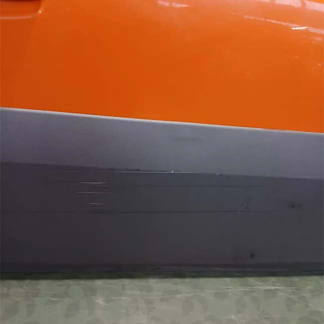 Porta anteriore destra