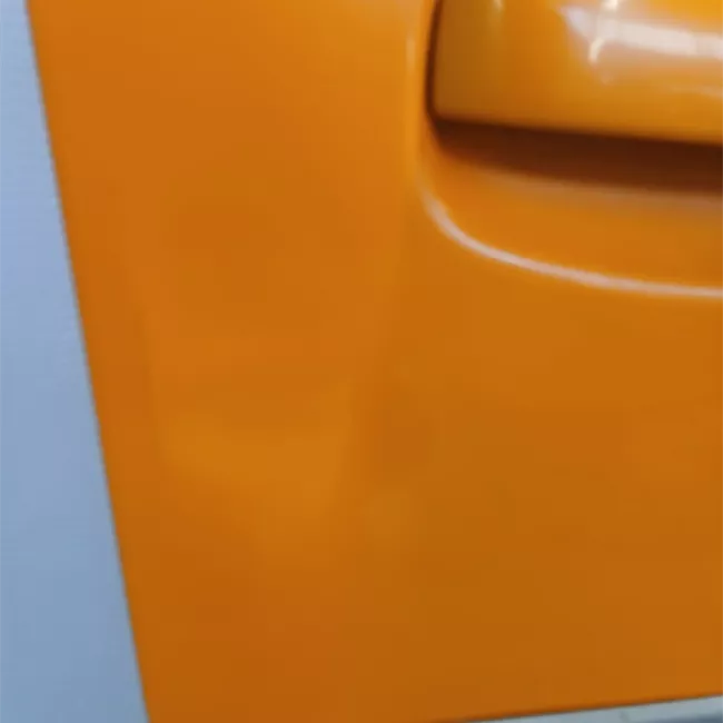 Porta anteriore destra