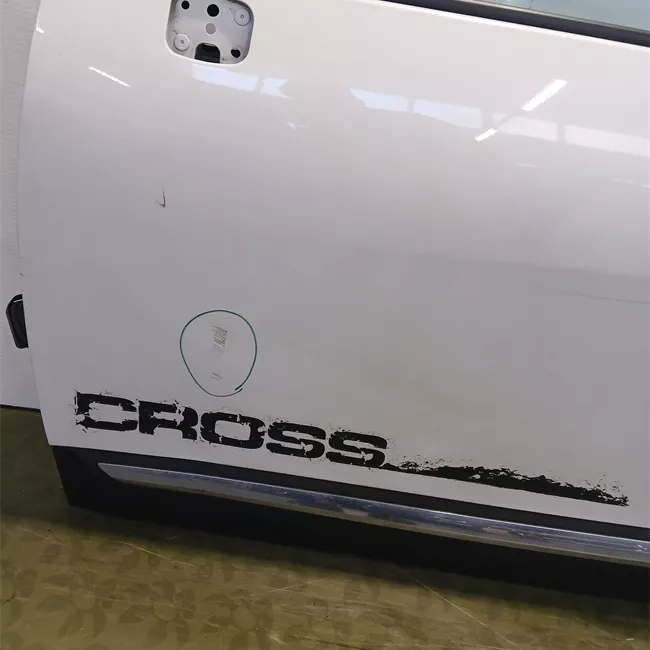 Porta anteriore sinistra