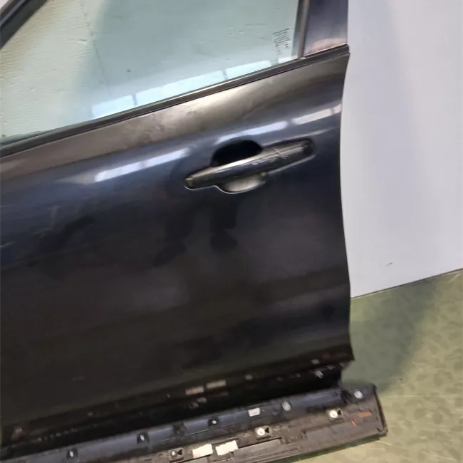 Porta anteriore sinistra