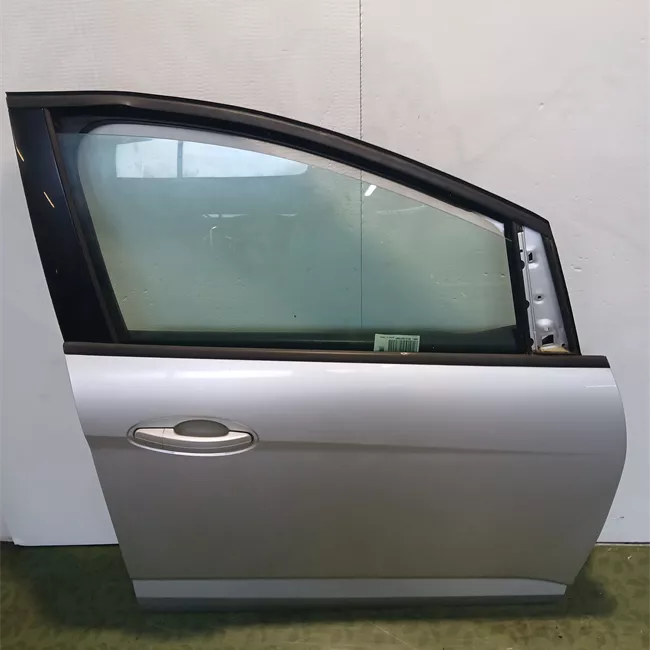 Porta anteriore destra