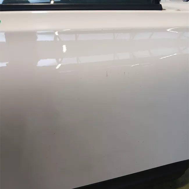 Porta anteriore destra