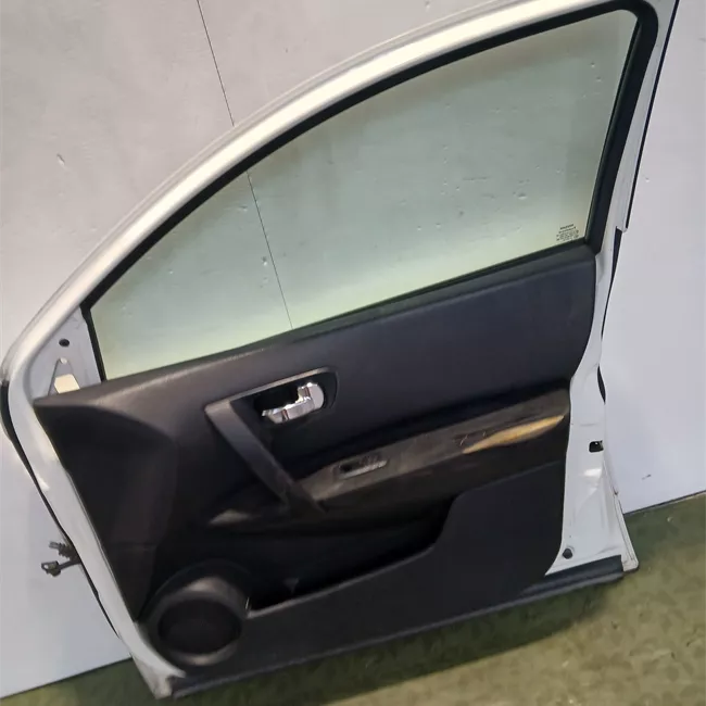 Porta anteriore destra