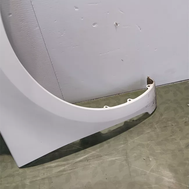 Parafango anteriore destro