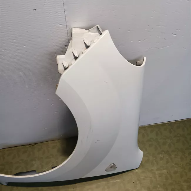 Parafango anteriore sinistro