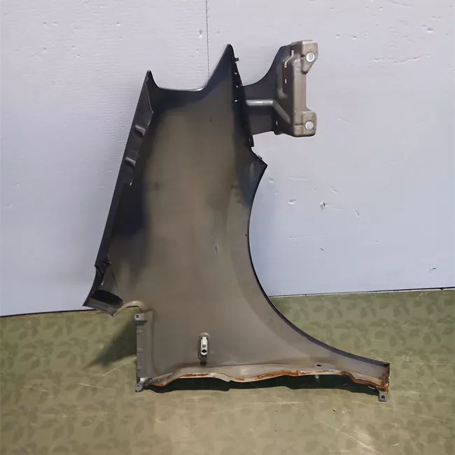 Parafango anteriore sinistro