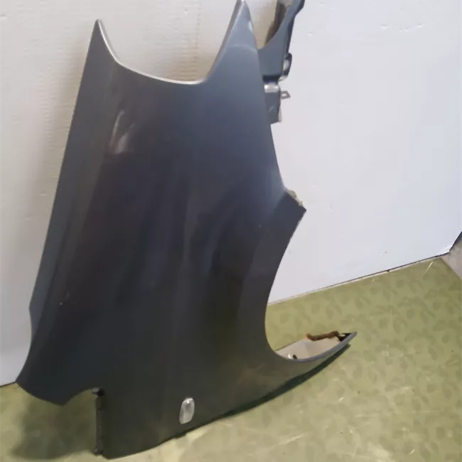 Parafango anteriore destro