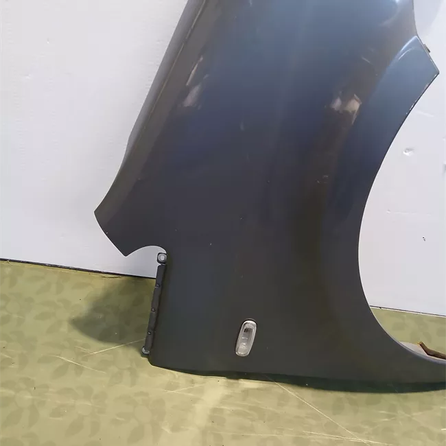 Parafango anteriore destro