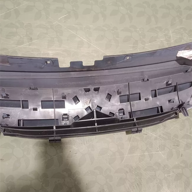 Griglia con stemma con primer