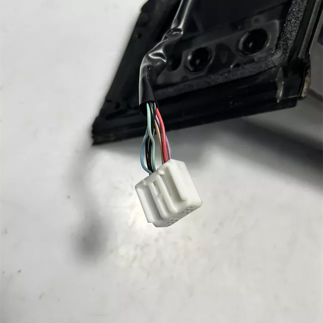 Retrovisore esterno regolazione elettrica destro con allestimento Lounge