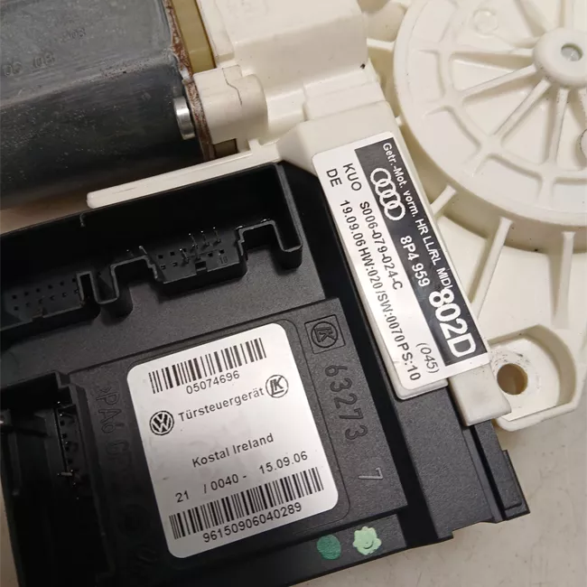 Motorino alzacristallo porta posteriore destro