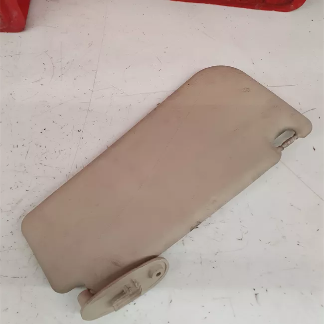 Aletta parasole parabrezza sinistra con specchio