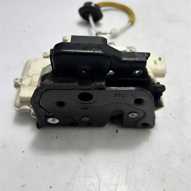 Serratura porta anteriore destra