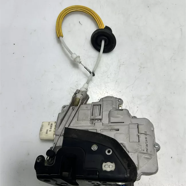 Serratura porta anteriore destra