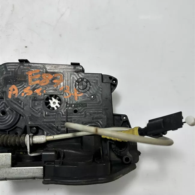 Serratura porta anteriore sinistra