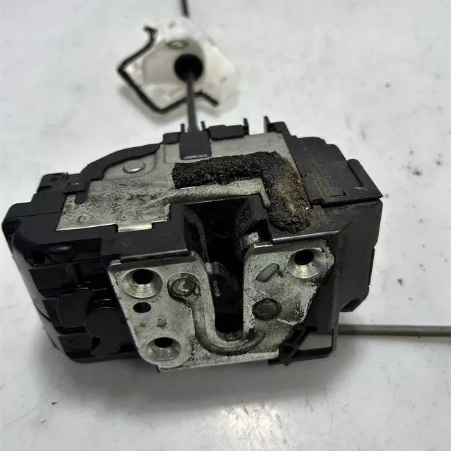 Serratura porta anteriore destra