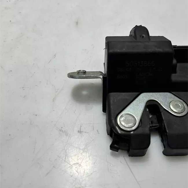 Serratura portello posteriore