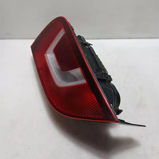 Fanale posteriore sinistro