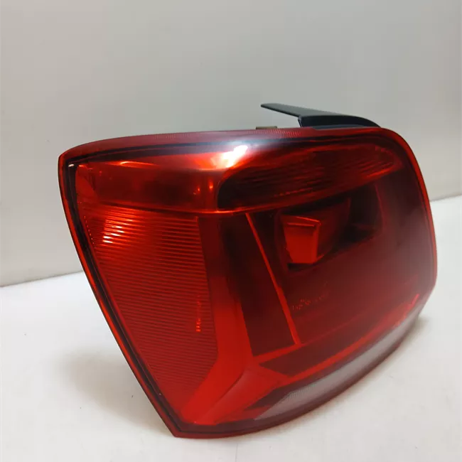 Fanale posteriore sinistro con retromarcia