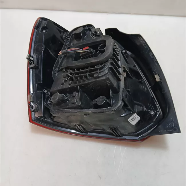 Fanale posteriore destro Oscurato